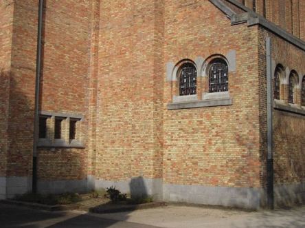 Portaal O.-L.-Vrouwekerk te Zonnebeke.